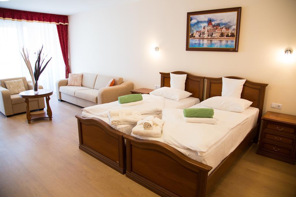 Luxury Hotel Siófok Værelse billede