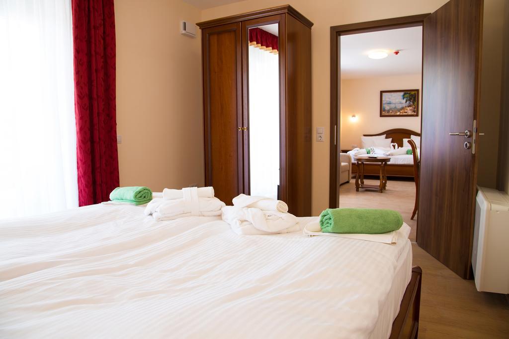 Luxury Hotel Siófok Værelse billede