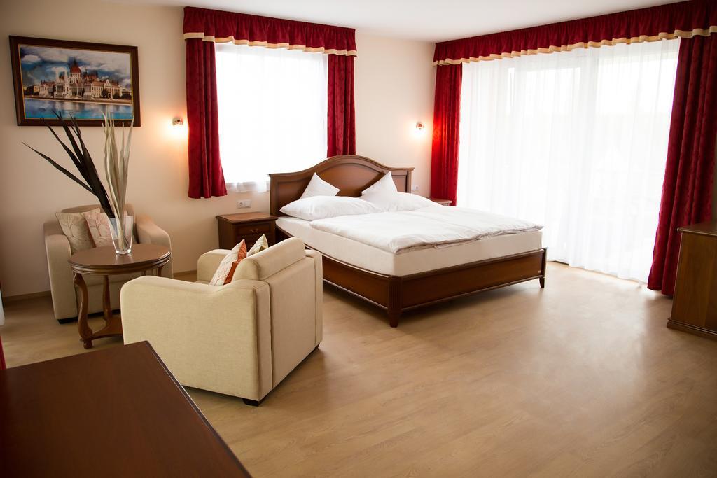Luxury Hotel Siófok Eksteriør billede