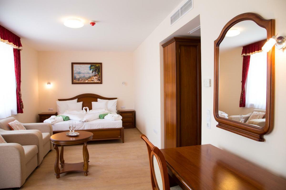 Luxury Hotel Siófok Eksteriør billede
